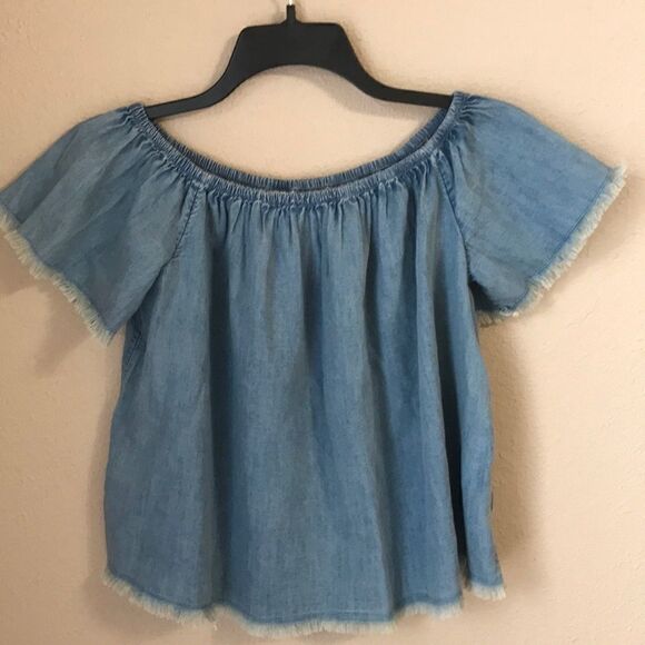 ❤️Mossimo Fringe Jean Shirt Med - Picture 1 of 4